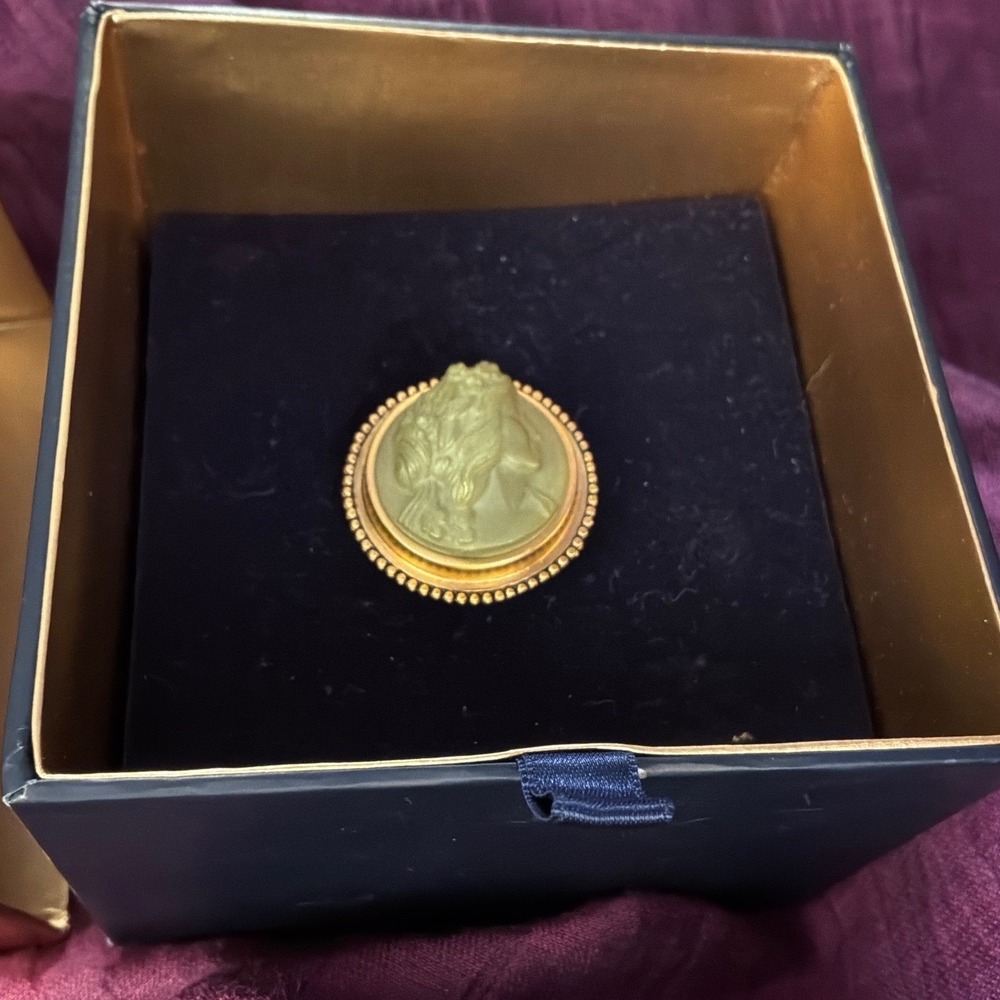 Estée Lauder 2006 Youth Dew Solid Perfume Compact Cameo Original Box Collectible